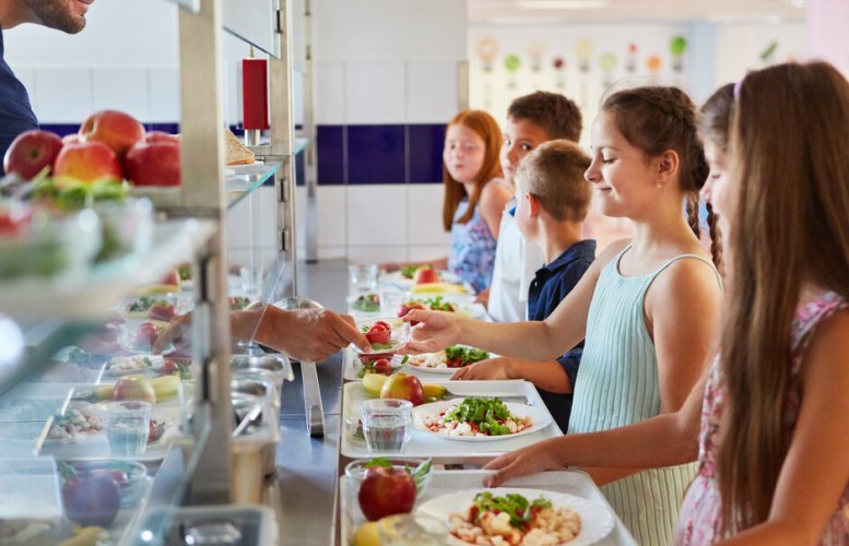 zu Infos und Anmeldemöglichkeit zu den Schulungen für Ausgabekräfte in der Schule